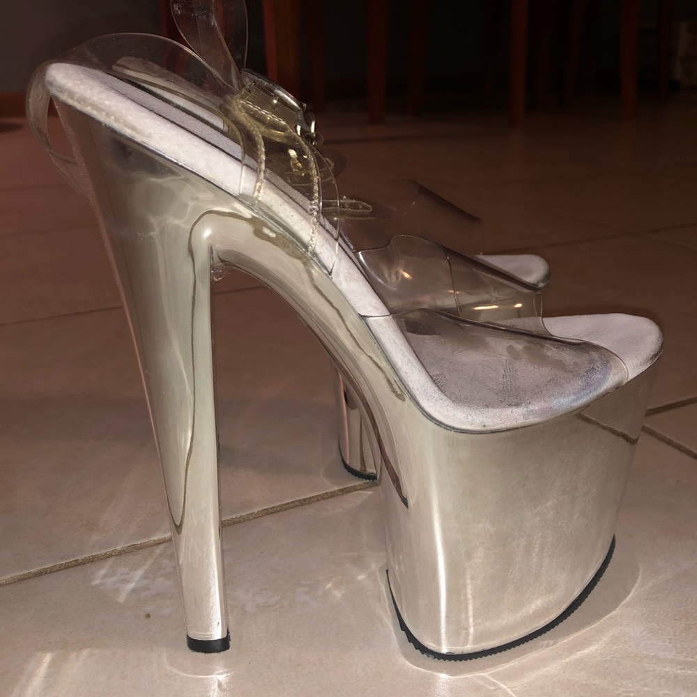 Used Pleaser Taboo 7.5” Silver Chrome Platform sz6